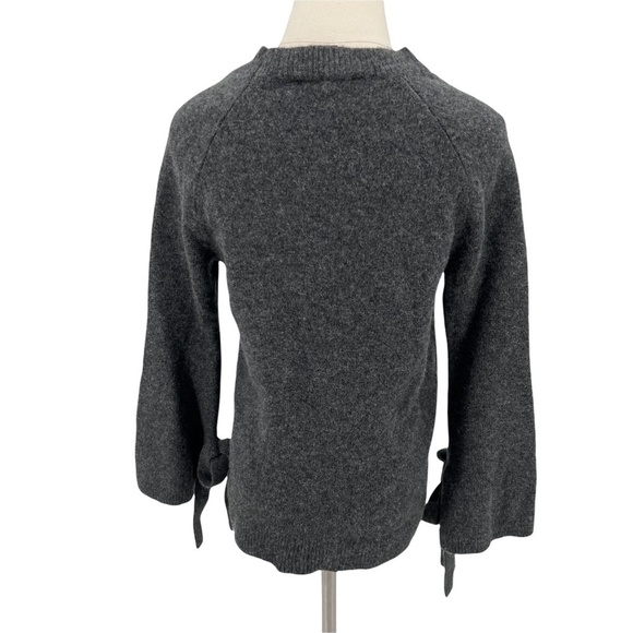 Ann Taylor Gray Wool Cashmere Long Sleeve Bow Sweater Size Medium Petite Womens - Picture 3 of 7